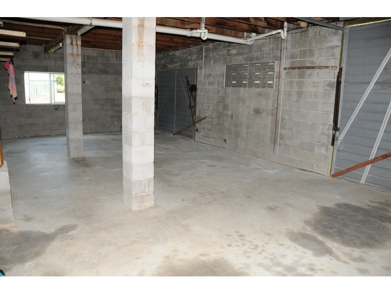 1 Dalley  Street, Palmers Island NSW 2463