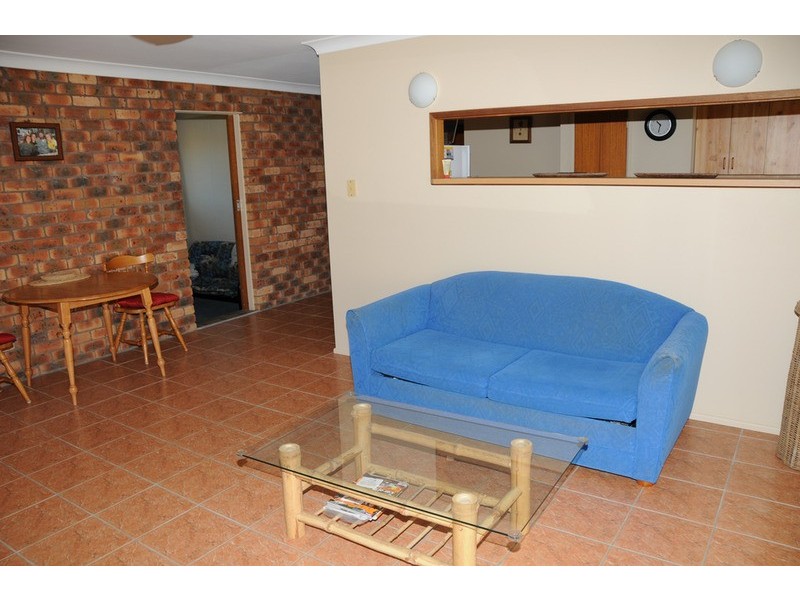 2/13 Roseland Avenue, Yamba NSW 2464