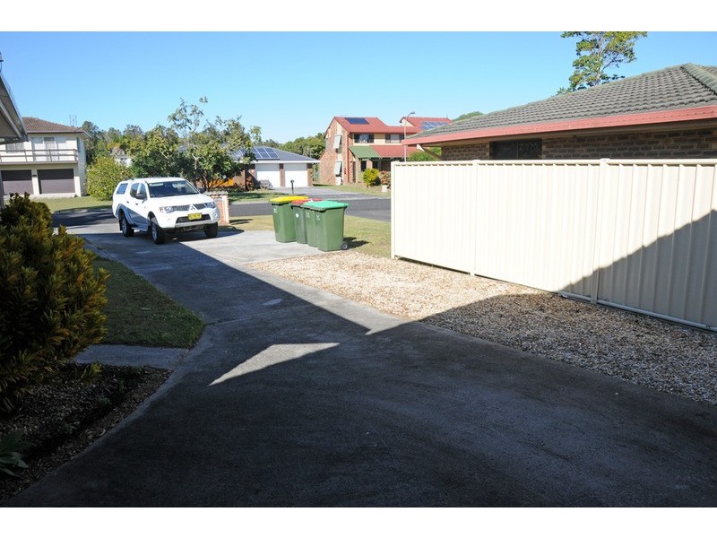 2/13 Roseland Avenue, Yamba NSW 2464