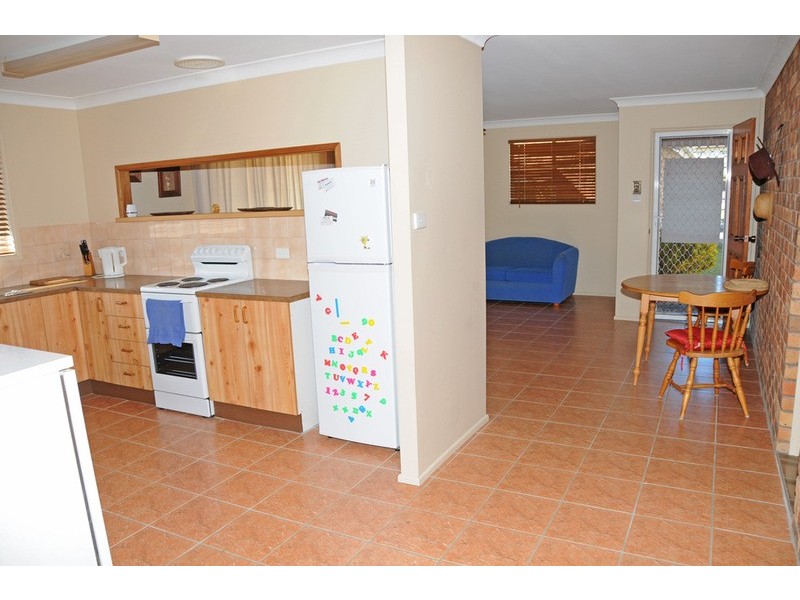 2/13 Roseland Avenue, Yamba NSW 2464