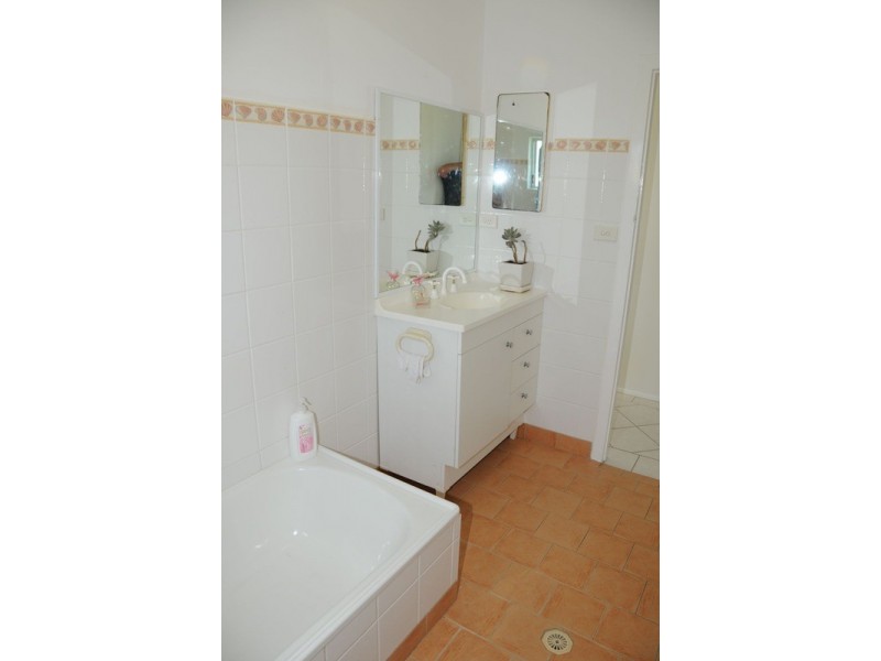 1 Dalley Street, Palmers Island NSW 2463