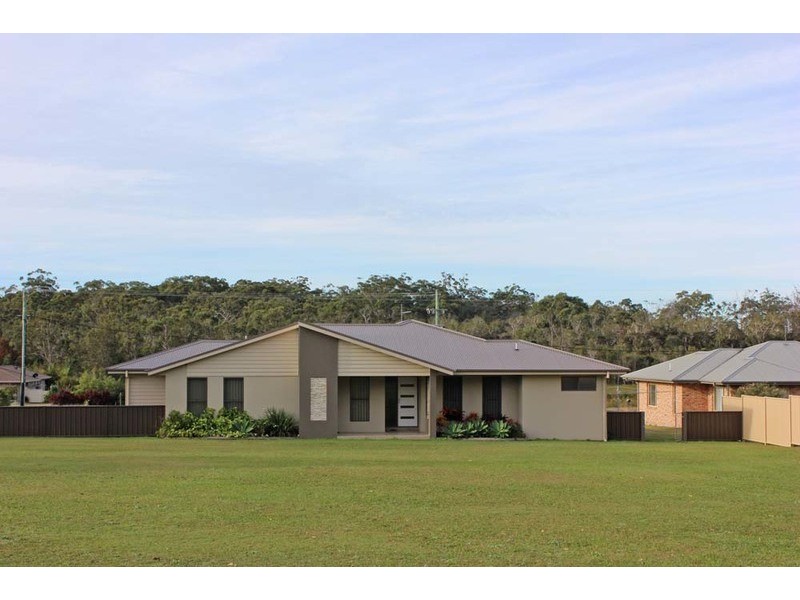 10 Parklands Drive, Gulmarrad NSW 2463