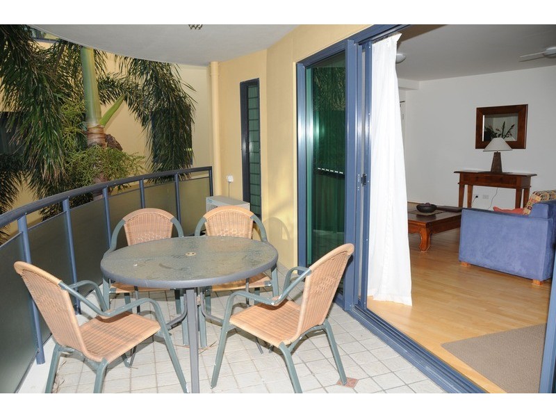 17/4 Queen Street, Yamba NSW 2464