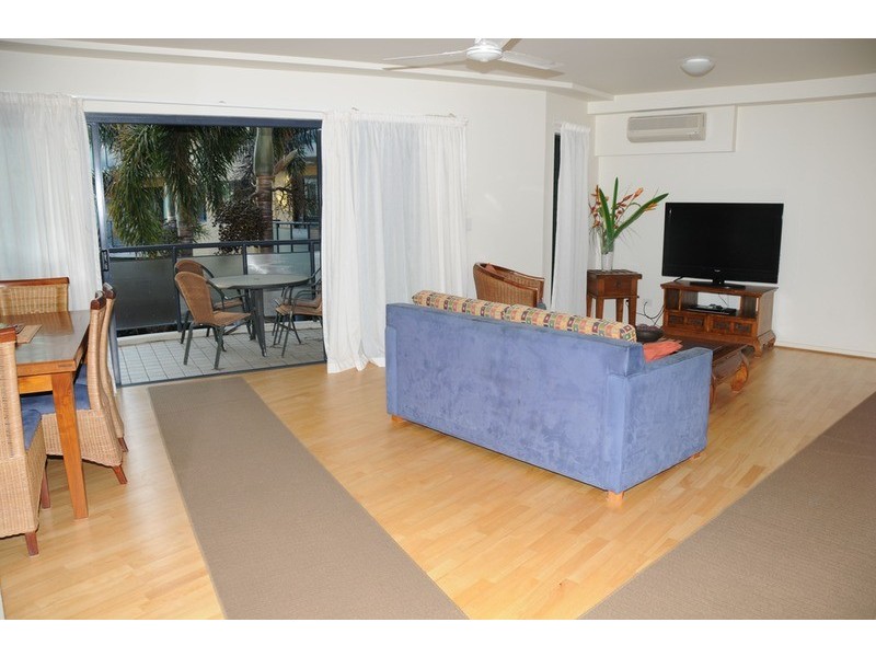 17/4 Queen Street, Yamba NSW 2464