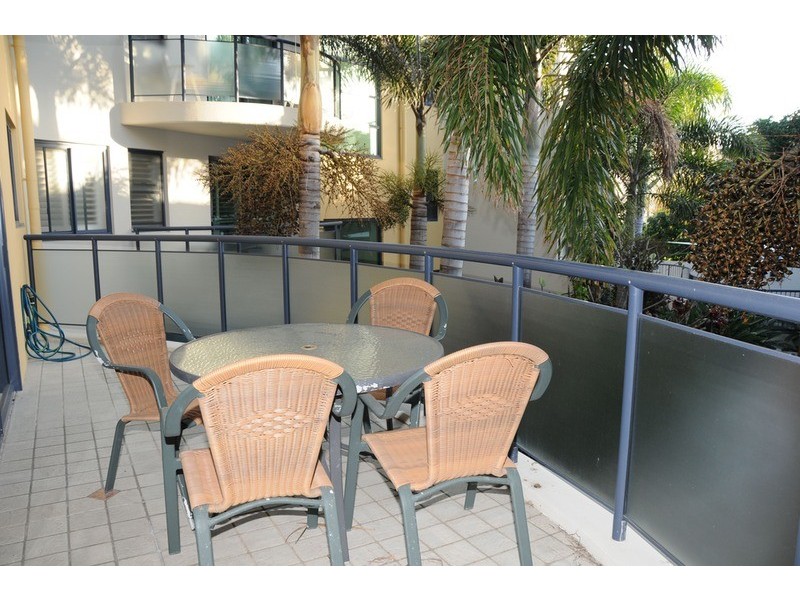 17/4 Queen Street, Yamba NSW 2464