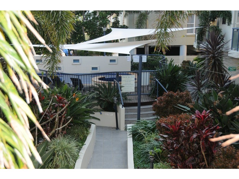 17/4 Queen Street, Yamba NSW 2464