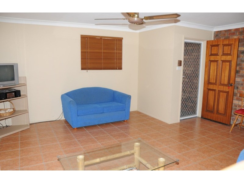 2/13 Roseland Avenue, Yamba NSW 2464