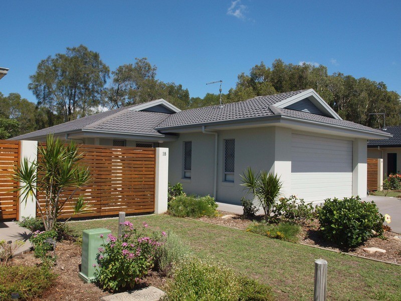 18/4 Somerset Place, Yamba NSW 2464
