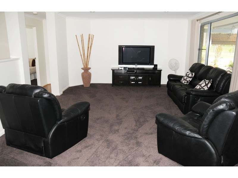 27 Major Mitchell Drive, Gulmarrad NSW 2463