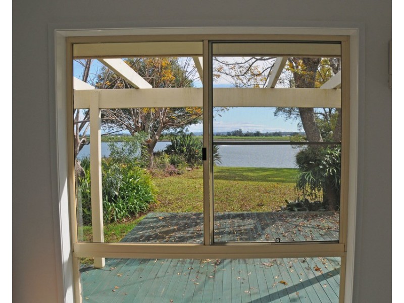 19 Lynhaven Crescent, Ulmarra NSW 2462