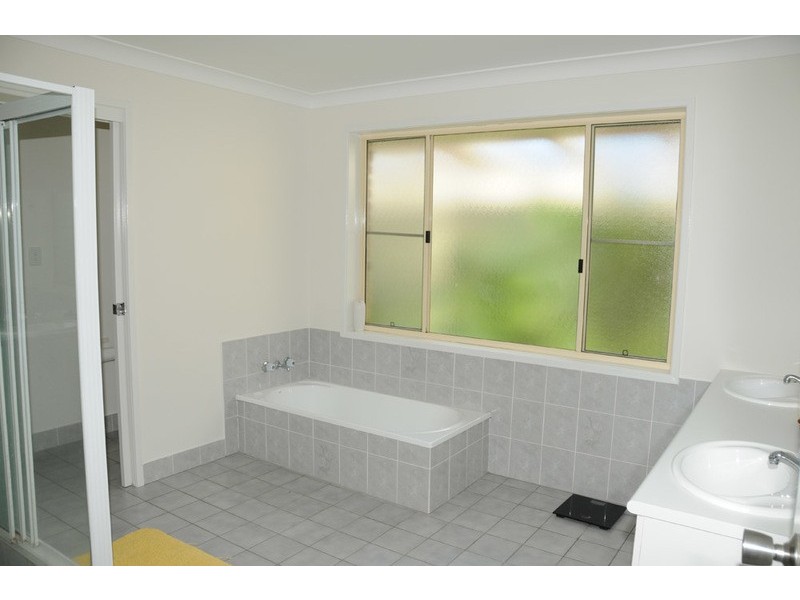 19 Lynhaven Crescent, Ulmarra NSW 2462