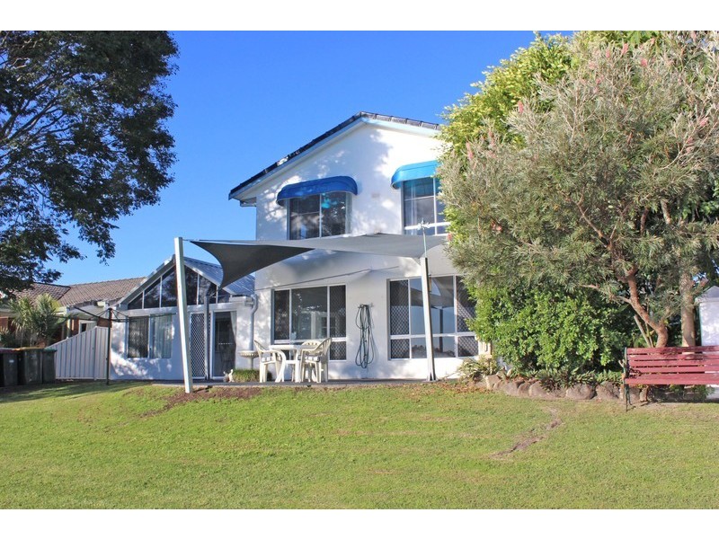 13 Osprey Drive, Yamba NSW 2464