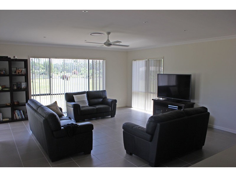 14 Parklands Drive, Gulmarrad NSW 2463