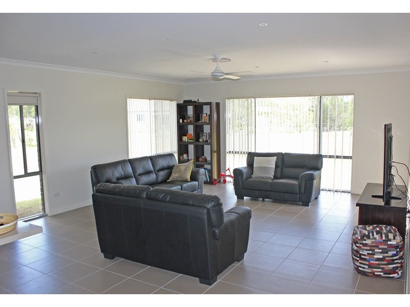 14 Parklands Drive, Gulmarrad NSW 2463