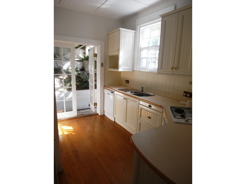 2/17 The Crescent, Manly NSW 2095