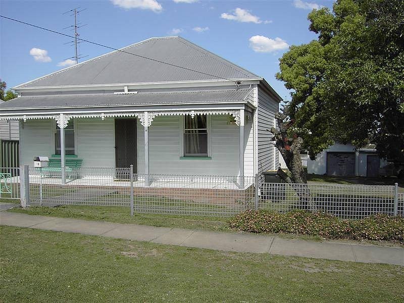 18 High Street, East Maitland NSW 2323