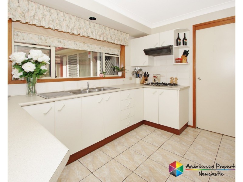 25 New York Avenue, Warners Bay NSW 2282