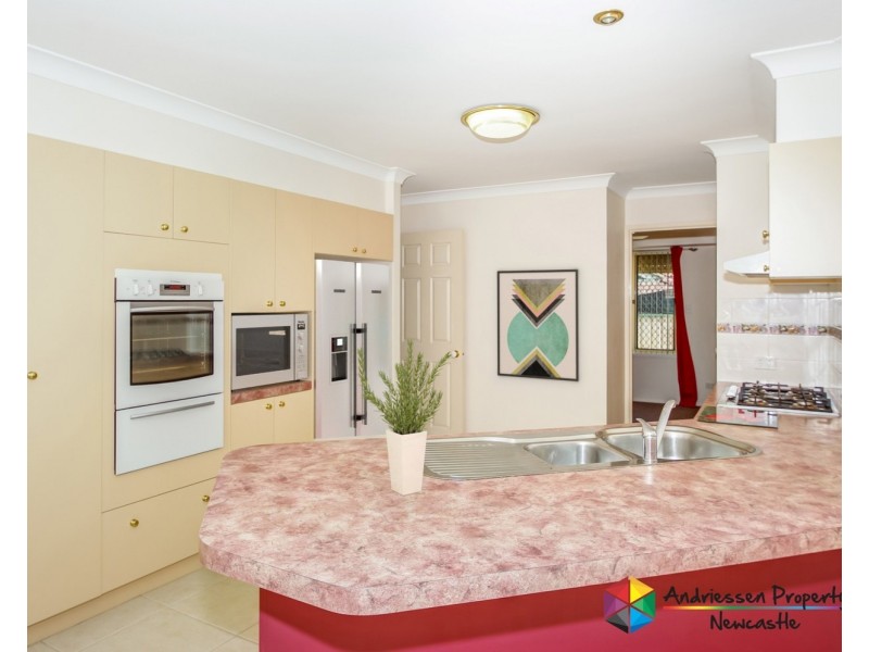 28 Flamingo Drive, Cameron Park NSW 2285