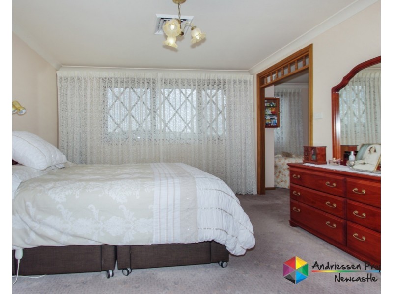 16 Blaxland Road, Macquarie Hills NSW 2285