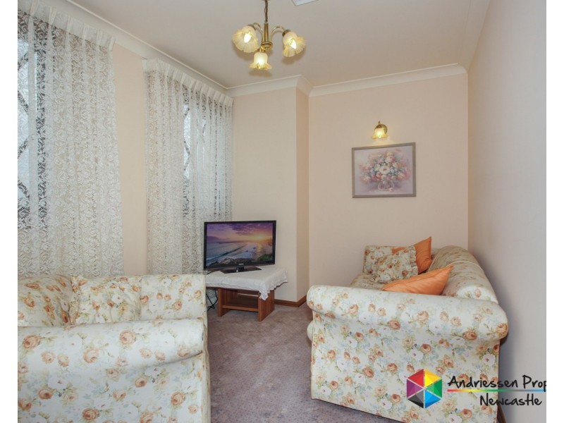 16 Blaxland Road, Macquarie Hills NSW 2285