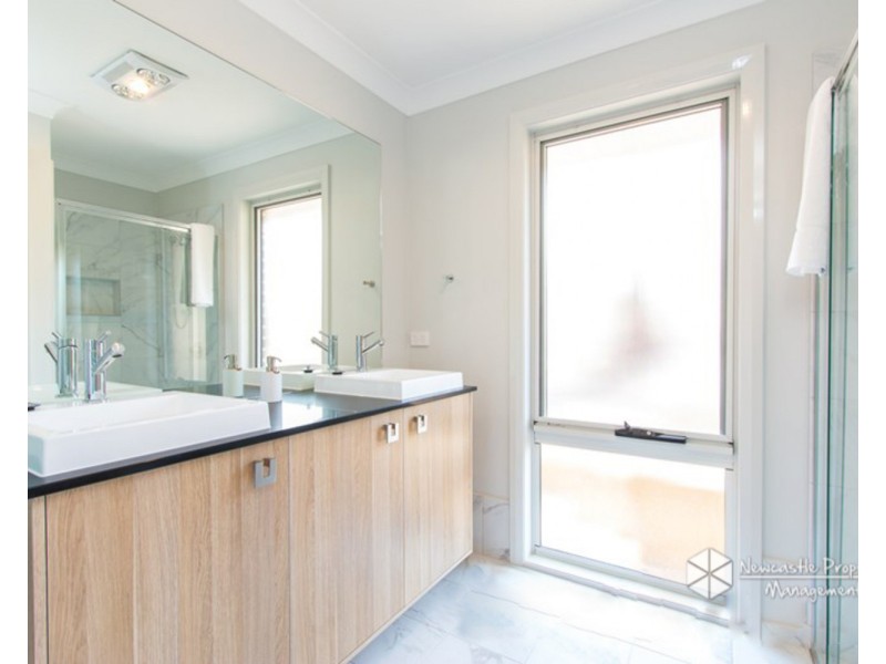 11 Bowline Street, Teralba NSW 2284