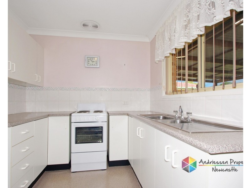 2 Grove Place, Cameron Park NSW 2285