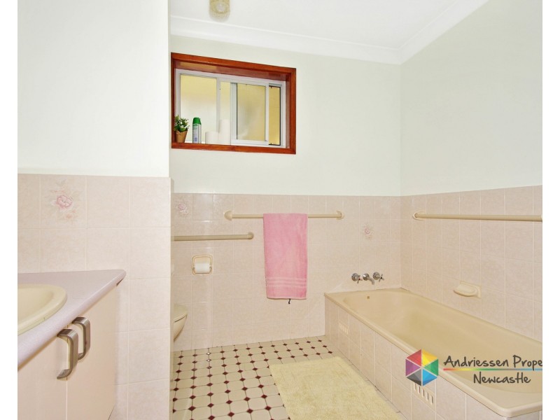 4 Dalvern Close, Adamstown Heights NSW 2289