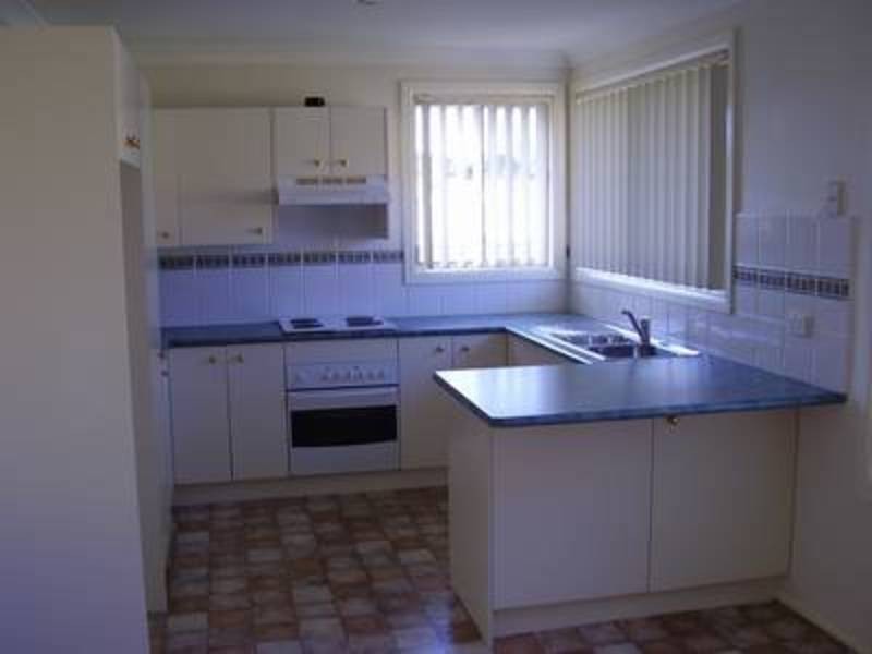 2 Sandpiper Court, Cameron Park NSW 2285
