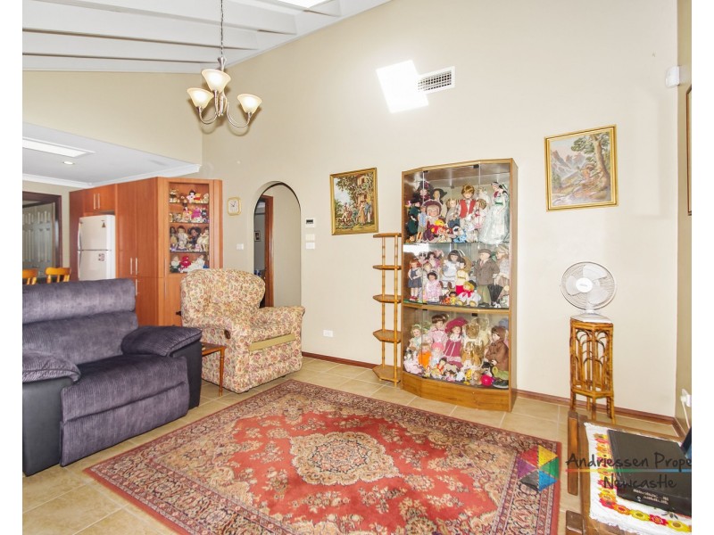 7  Outlook Close, Mount Hutton NSW 2290