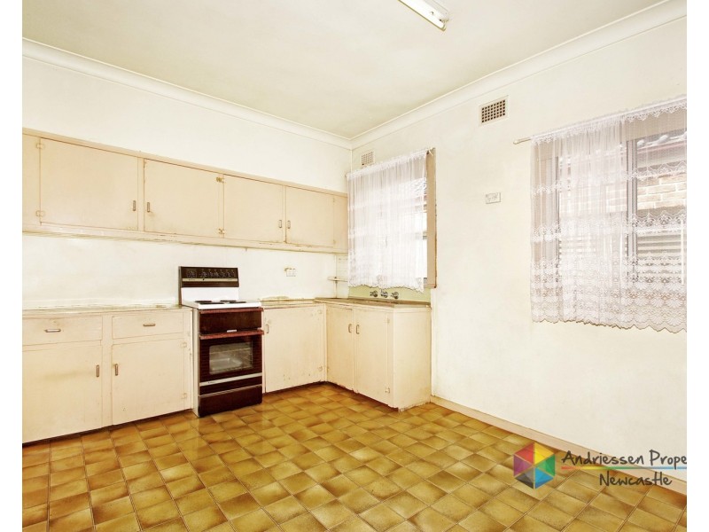 24 New Road, Warners Bay NSW 2282