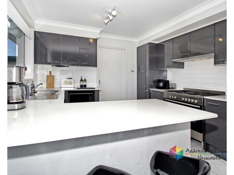 8 Eliza Place, Macquarie Hills NSW 2285