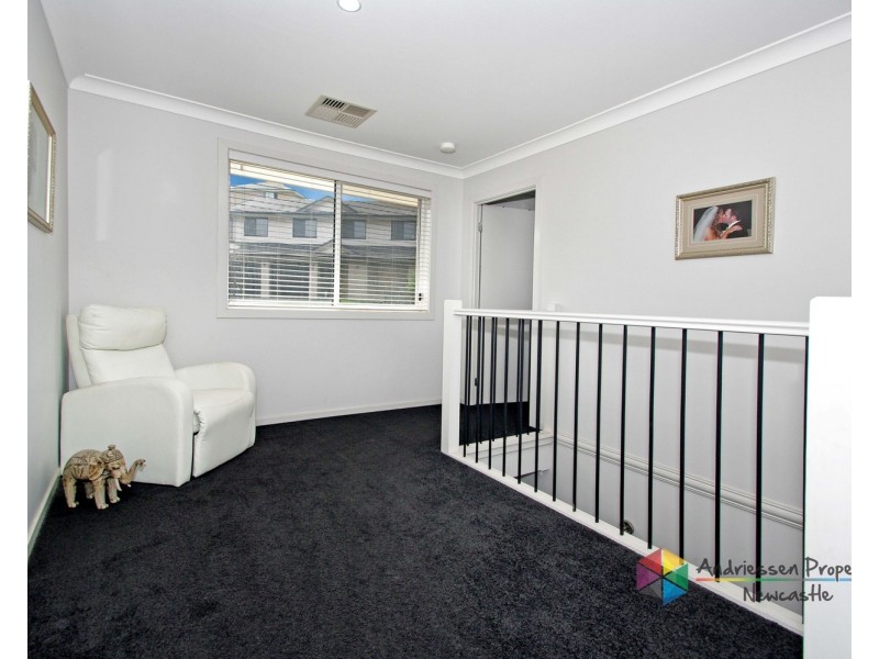 8 Eliza Place, Macquarie Hills NSW 2285