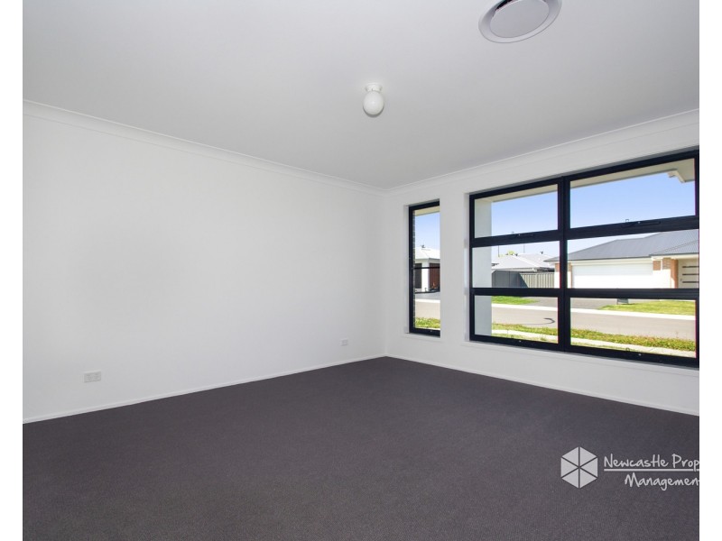 37 Lamb Street, Boolaroo NSW 2284