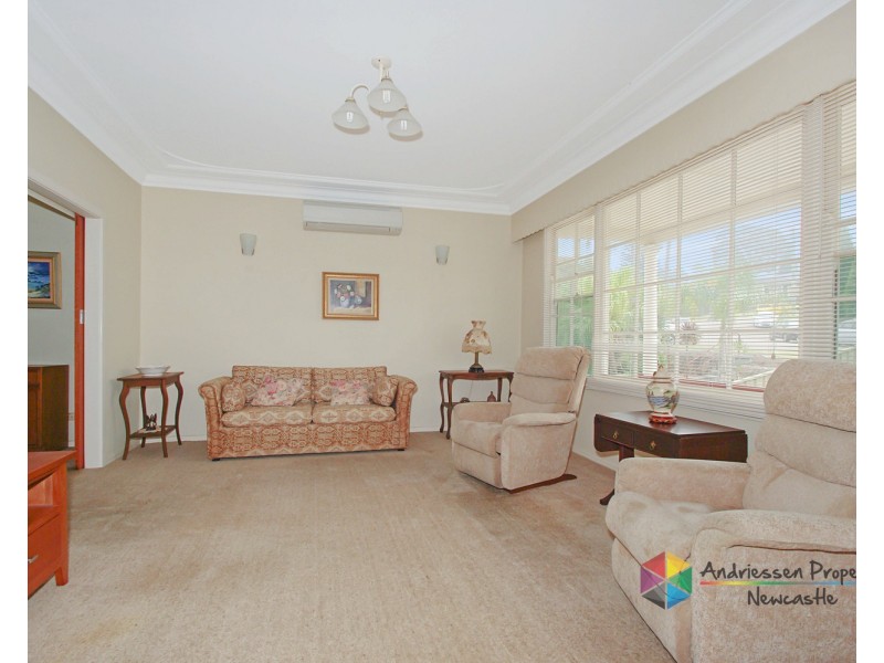 9 Gillian Crescent, Cardiff NSW 2285