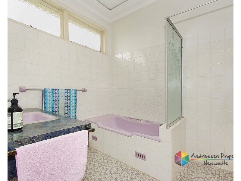 9 Gillian Crescent, Cardiff NSW 2285