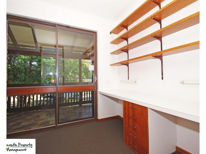 25 Blaxland Road, Macquarie Hills NSW 2285