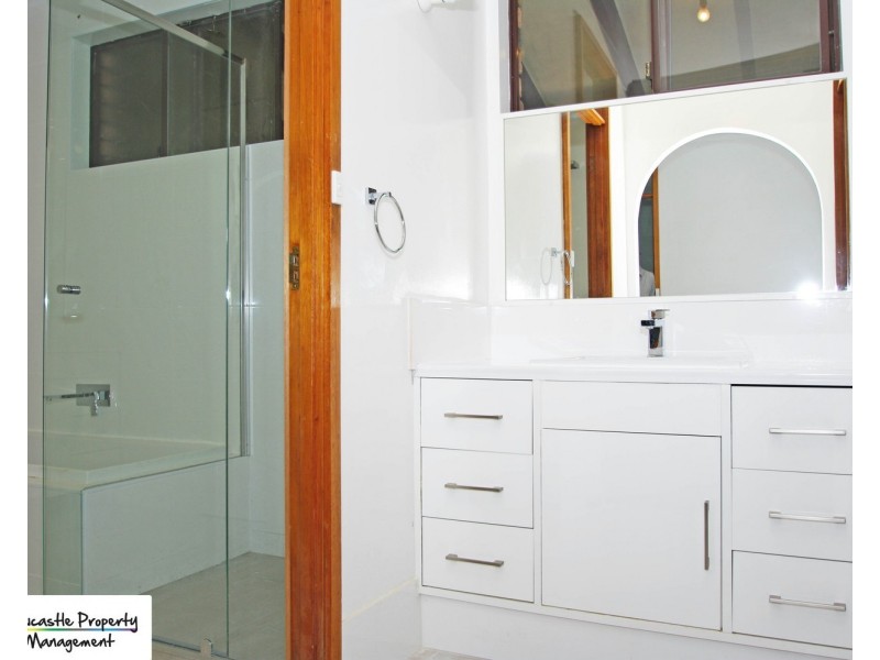 25 Blaxland Road, Macquarie Hills NSW 2285