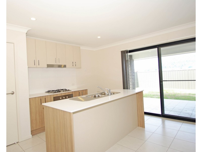 64 Seaside Boulevard, Fern Bay NSW 2295