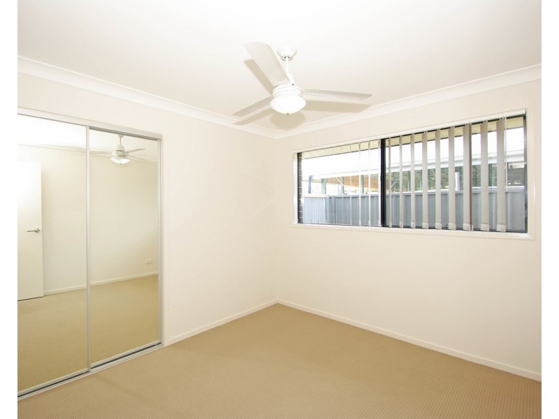 64 Seaside Boulevard, Fern Bay NSW 2295