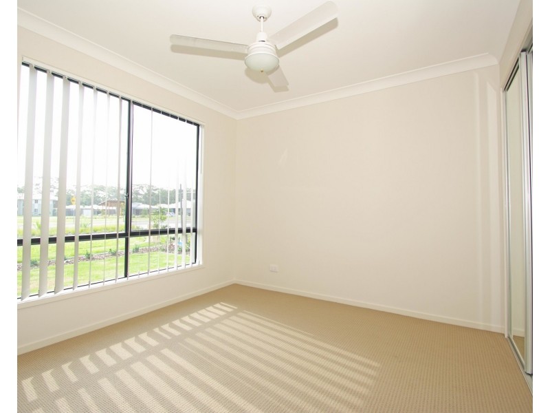 64 Seaside Boulevard, Fern Bay NSW 2295