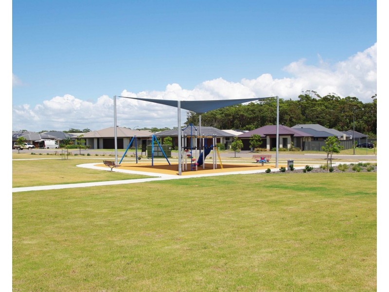 64 Seaside Boulevard, Fern Bay NSW 2295