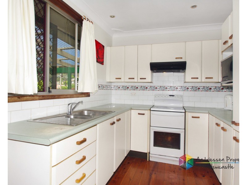 10 Delasala Drive, Macquarie Hills NSW 2285