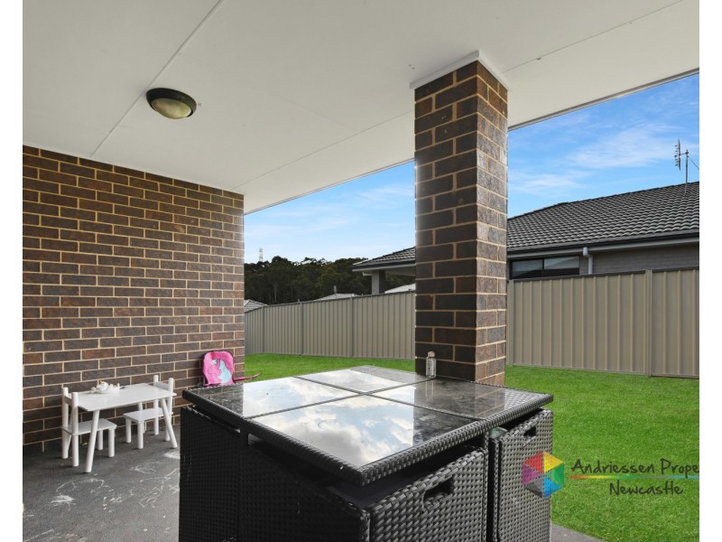 15 Chris Place, Edgeworth NSW 2285