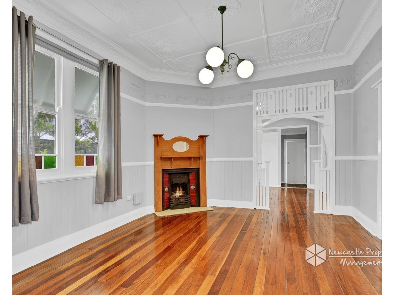 8 George Street, Mayfield East NSW 2304