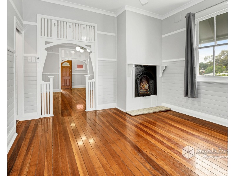 8 George Street, Mayfield East NSW 2304