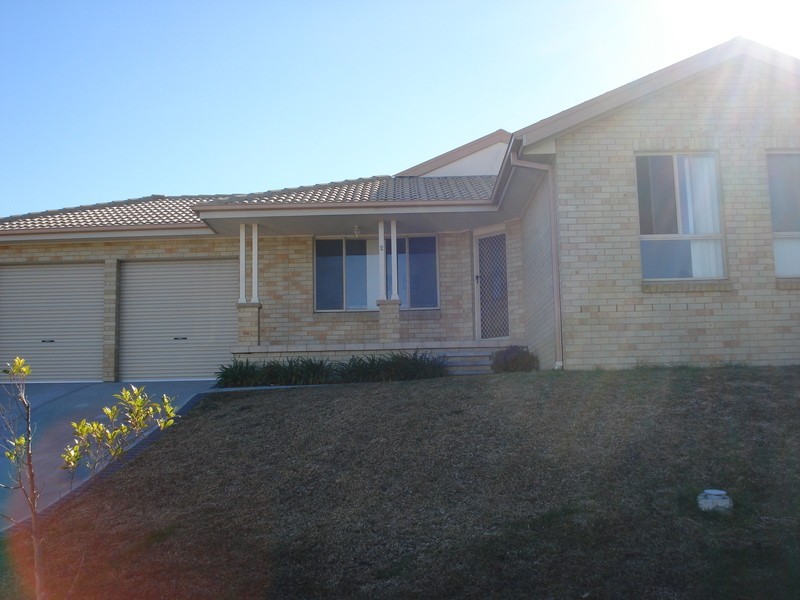 2 Triton Close, Cameron Park NSW 2285