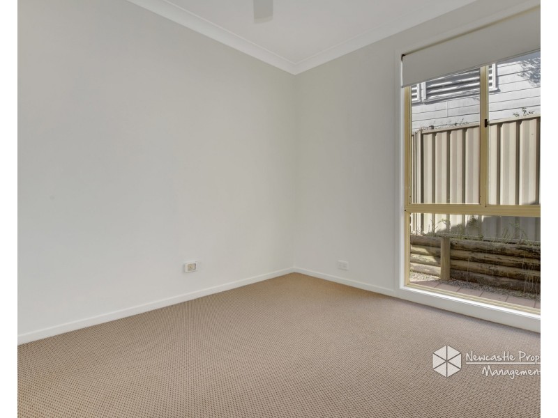 2/2 Baron Close, Valentine NSW 2280