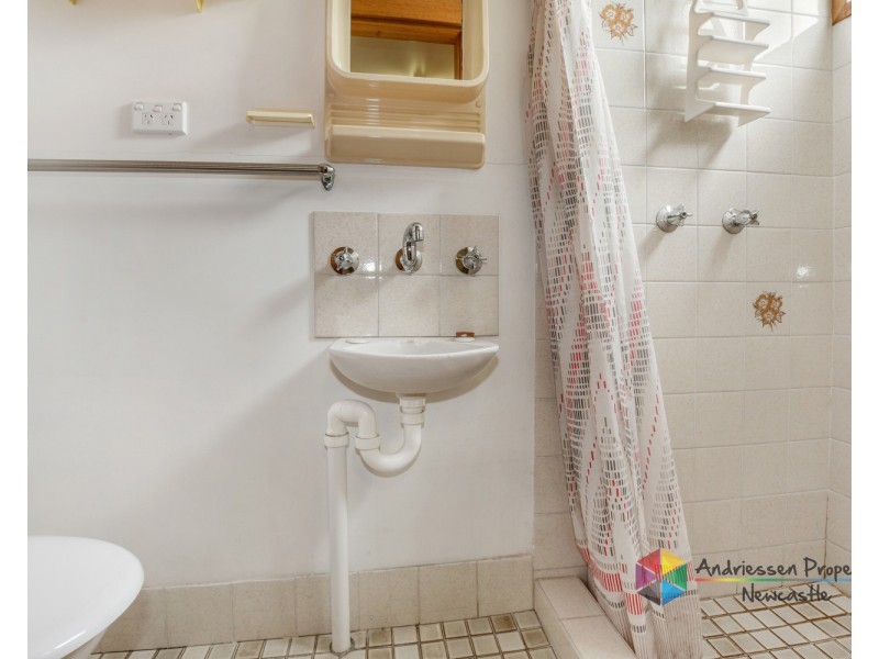 9 Quarry Road, Speers Point NSW 2284