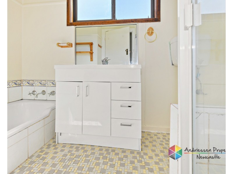 249 Warners Bay Road, Mount Hutton NSW 2290