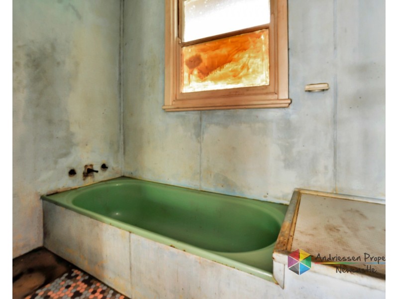 16  Gillian Crescent, Cardiff NSW 2285